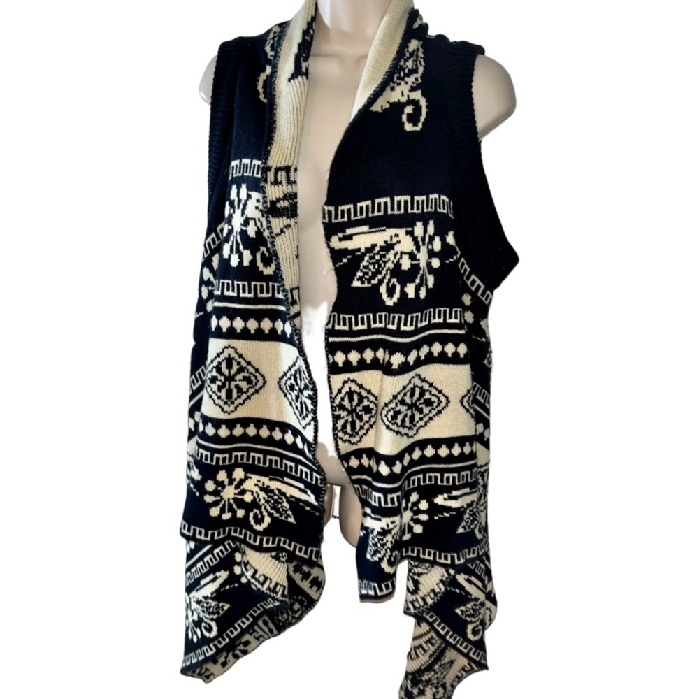 Ladies Luxe plus size 1/2 X snowflake sweater vest holidays festive winter wear